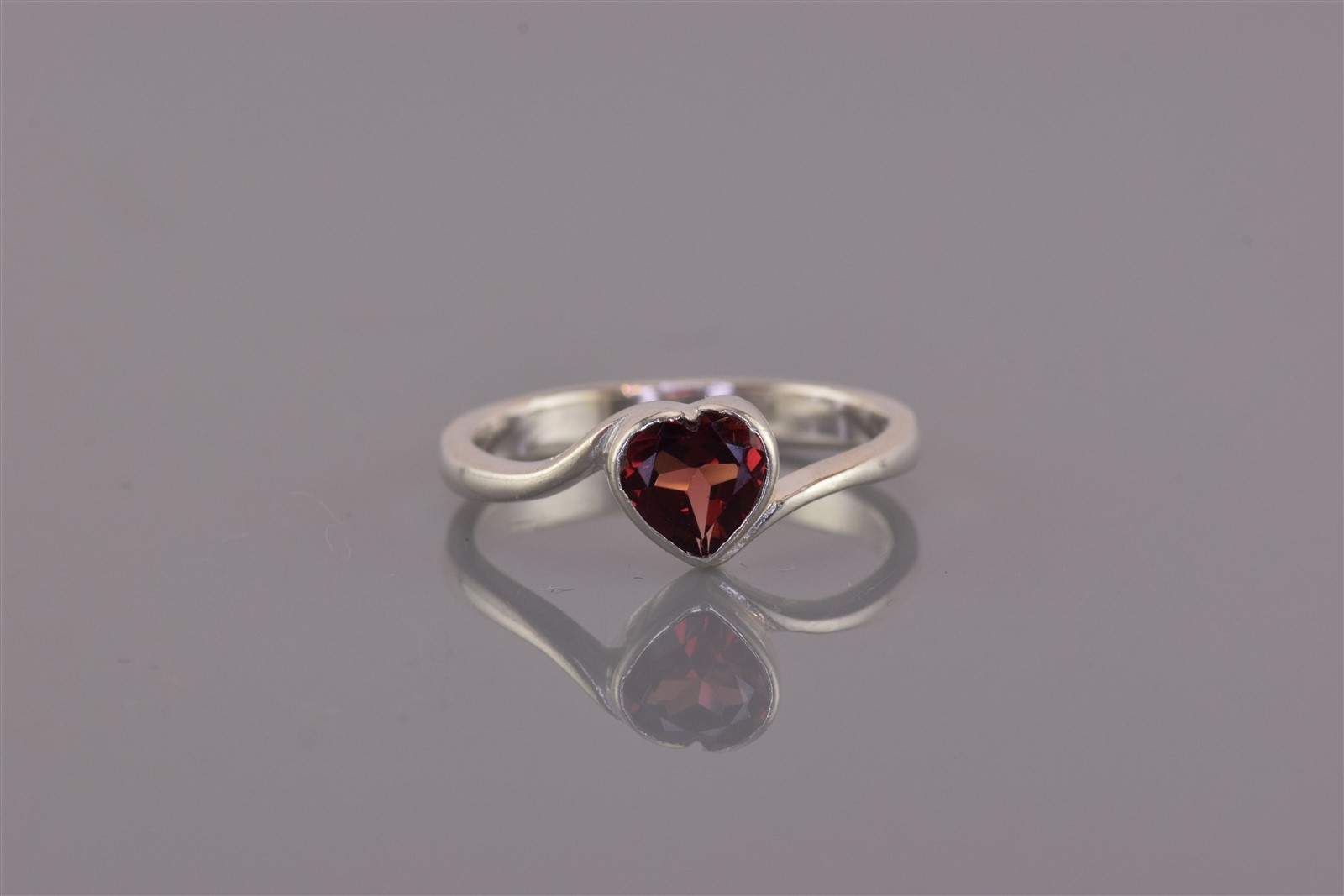 Sterling Silver Red Garnet Heart Swirled Bypass Band Ring 925 Sz: 8