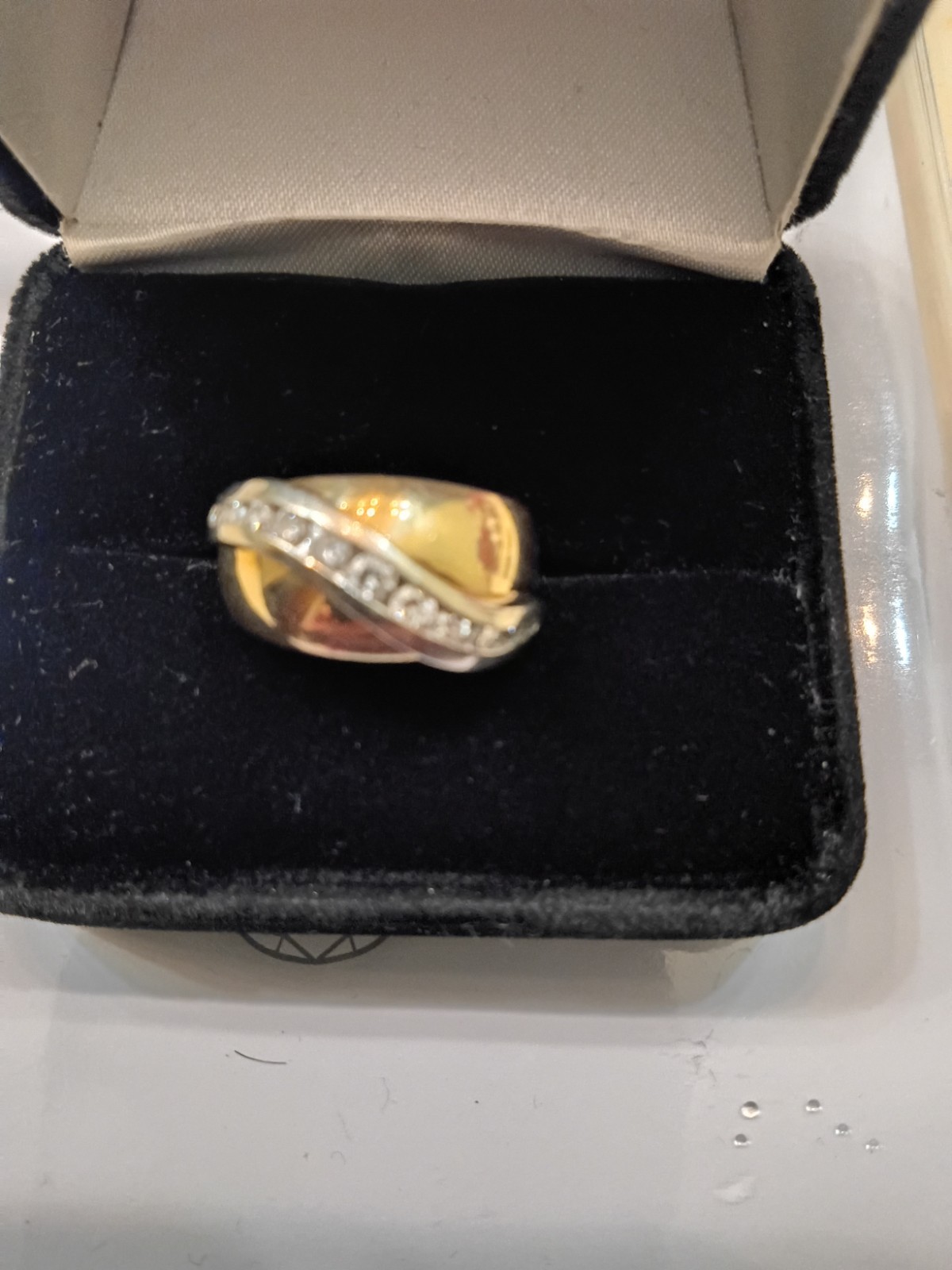 Antique 9.7 grams 14k GOLD RING W/ 13 Channel-Set Diamonds wedding Band Size 8