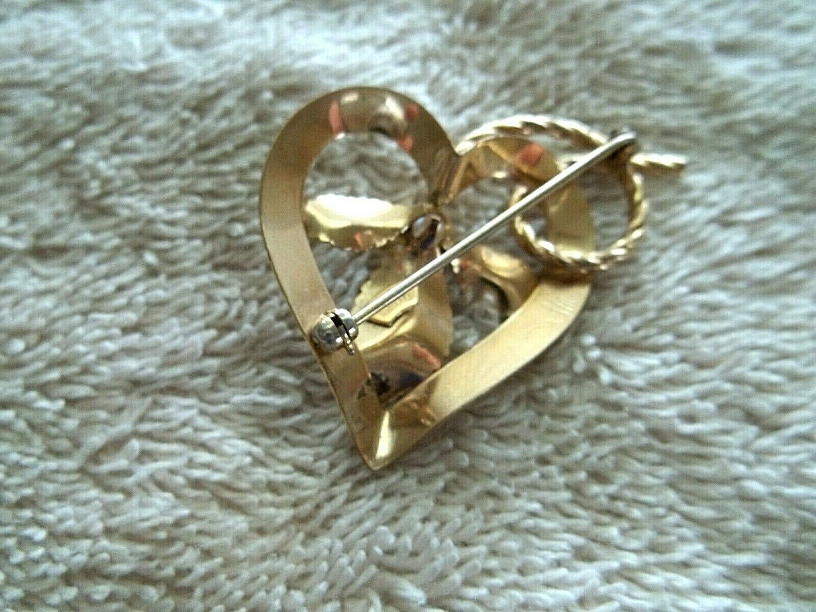 VAN DELL Heart Pin, 1/20 12kgf Metal, Prong Set Faux Pearl, Nicely Detailed