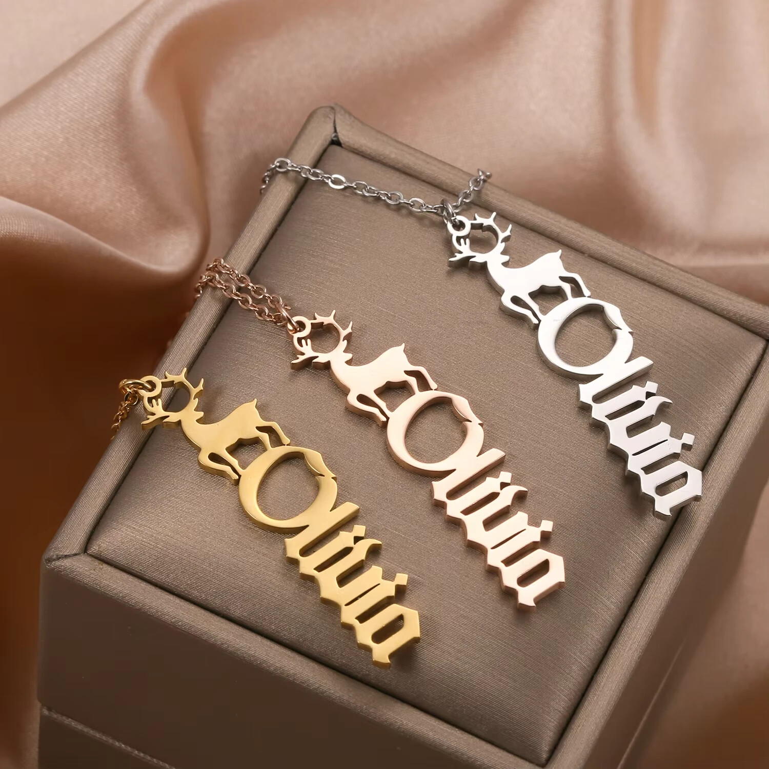 Customized Deer Vertical Name Necklace Pendant Holiday Christmas Gift Family