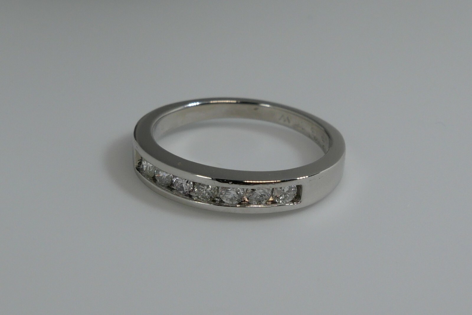 PLATINUM CHANNEL SET 7 DIAMOND WEDDING BAND RING 0.28 TCW