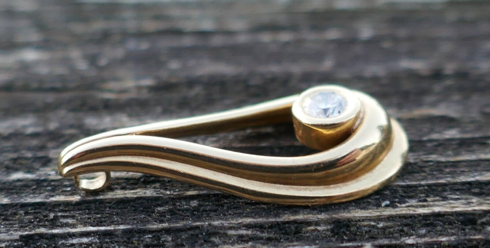 Vintage 18kt Yellow Gold Drop Diamond Pendant, with 2.9mm diamond, 2/g
