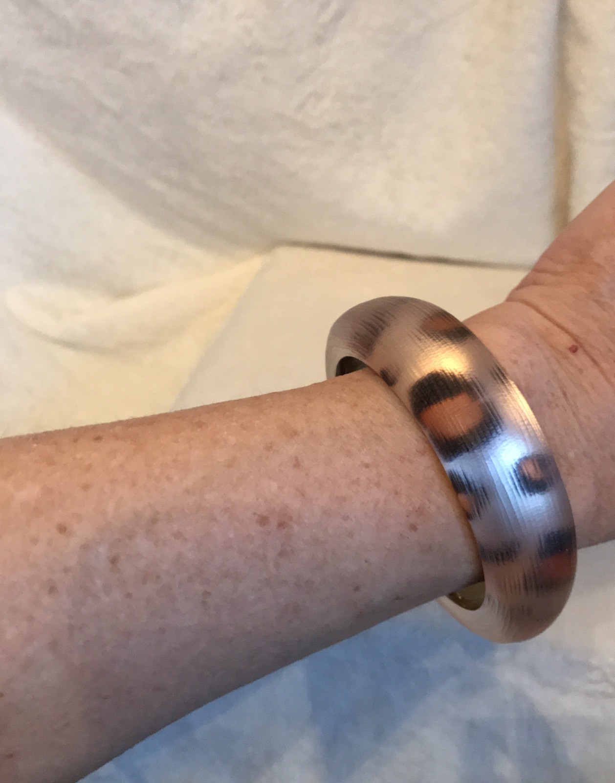 ALEXIS BITTAR Wide Pink Orange Black Leopard LUCITE Tapered Bangle Bracelet
