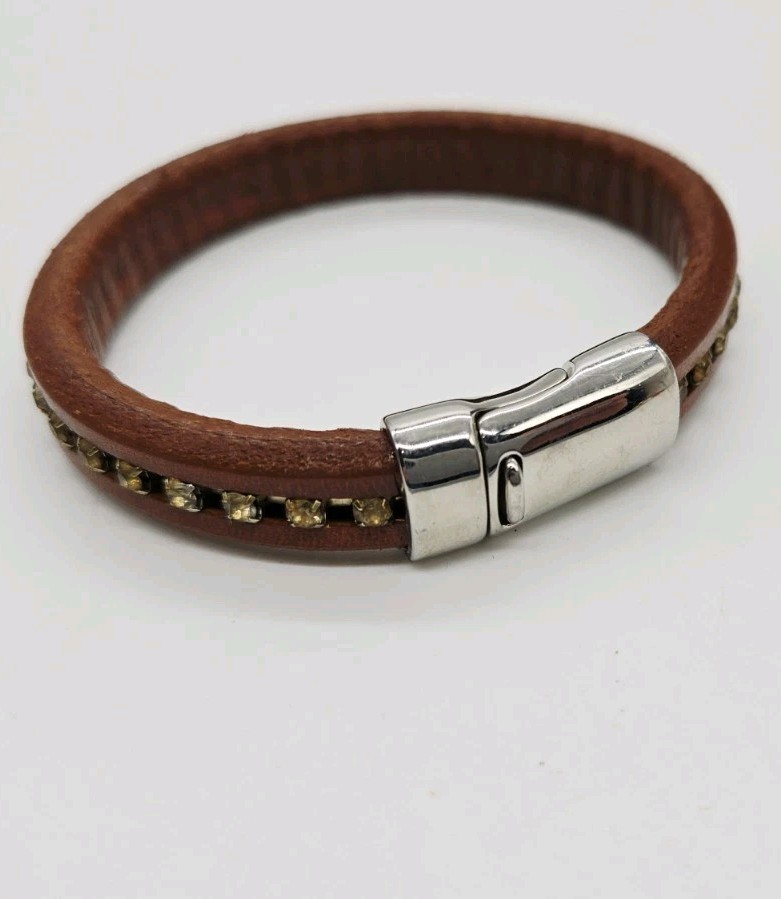 Brown Leather Bracelet rhinestone accent Magnetic Closure Womens 9 in