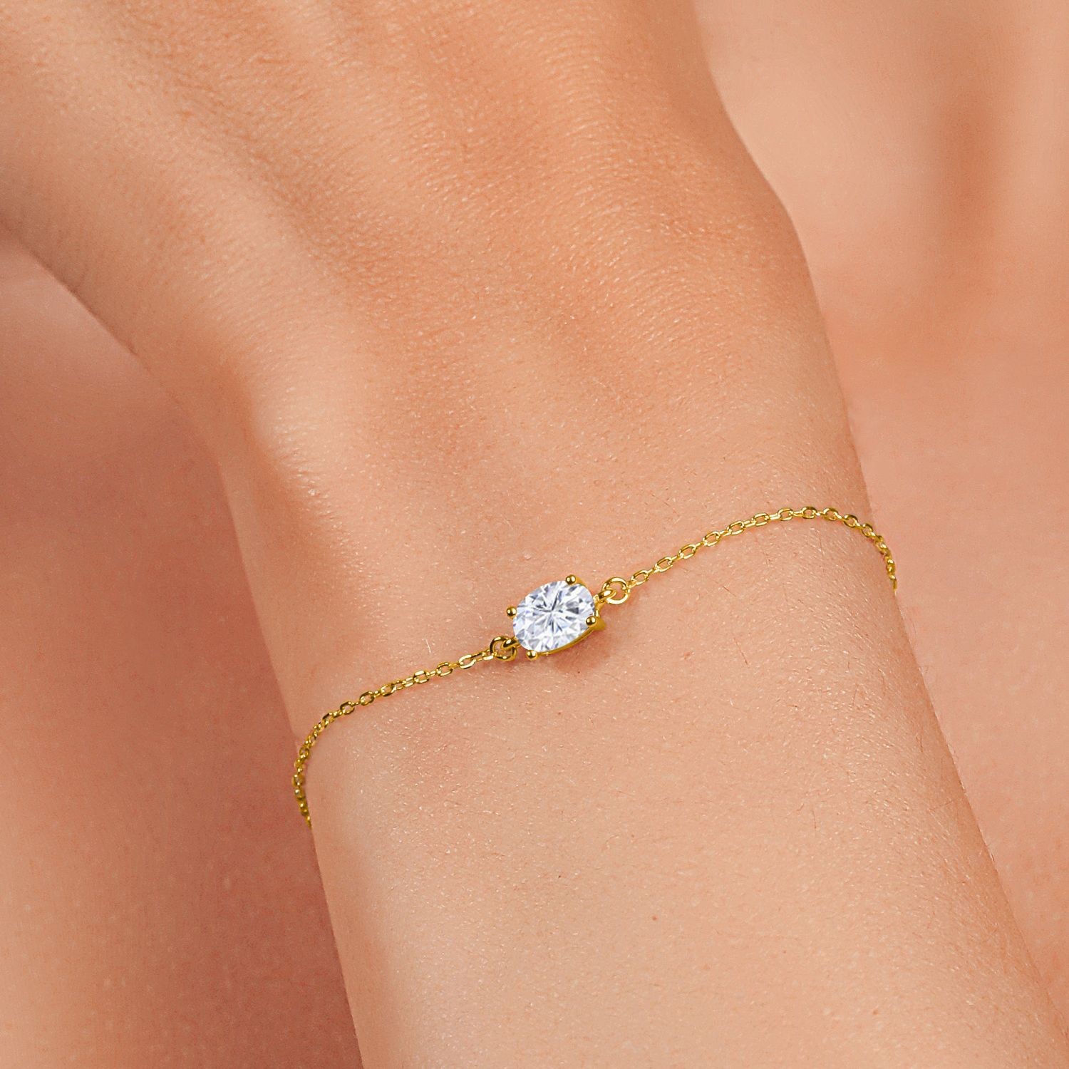 18K Yellow Gold Plated Silver IJK Moissanite Solitaire Bracelet (0.90 Ct)