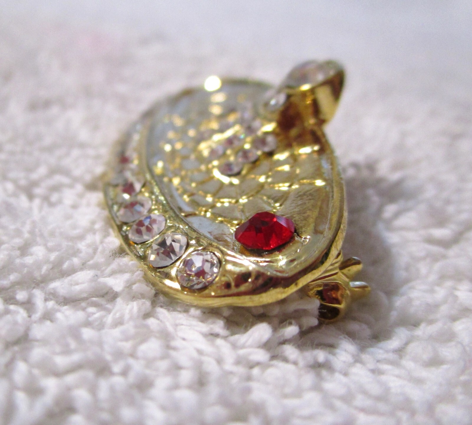 SHARP “ROULETTE WHEEL” CASINO BROOCH PIN RHINESTONES LUCKY NUMBERS