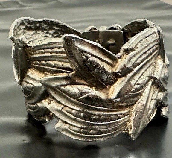 Vintage Unsigned Silver Tone Ornate Leaves Clamper Cuff Bracelet Statement Wide