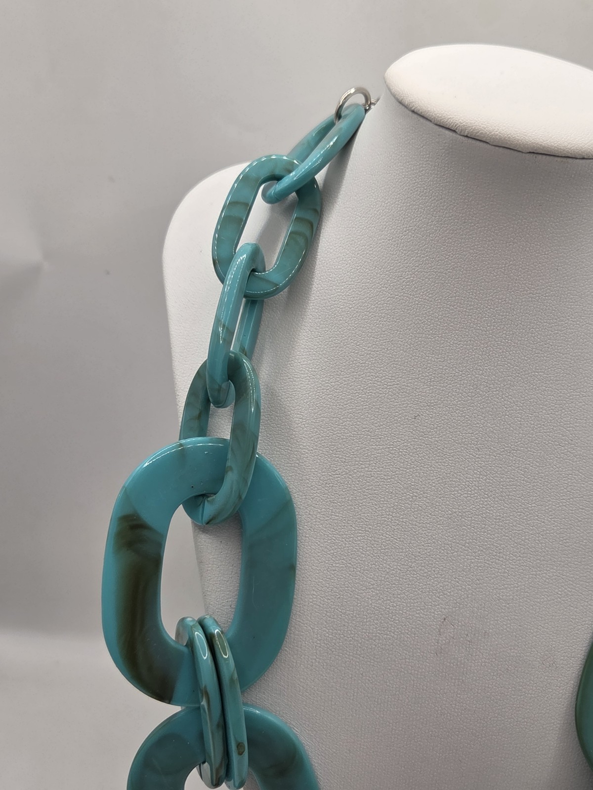 Bocar Resin/ Plastic Chain Link Necklace Chunky Statement Teal/Turquoise