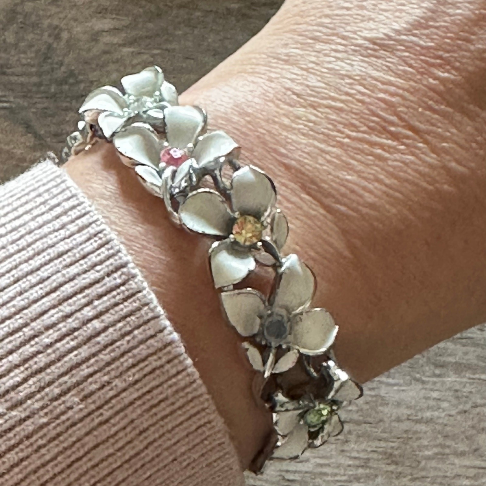 Lisner Vintage Floral Enamel Bracelet & Clip-On Earrings Set White Rhinestone