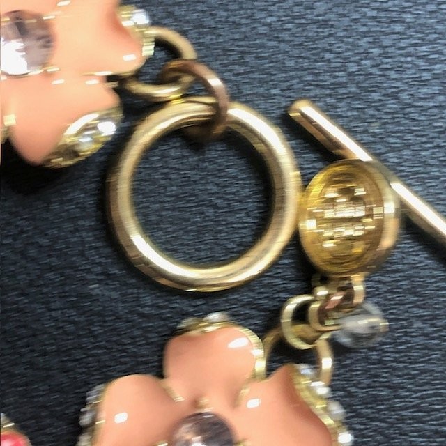 B1562 Bill Blass Enamel Flower Toggle Bracelet Pink Peach Crystal Gold Tone 7.5″