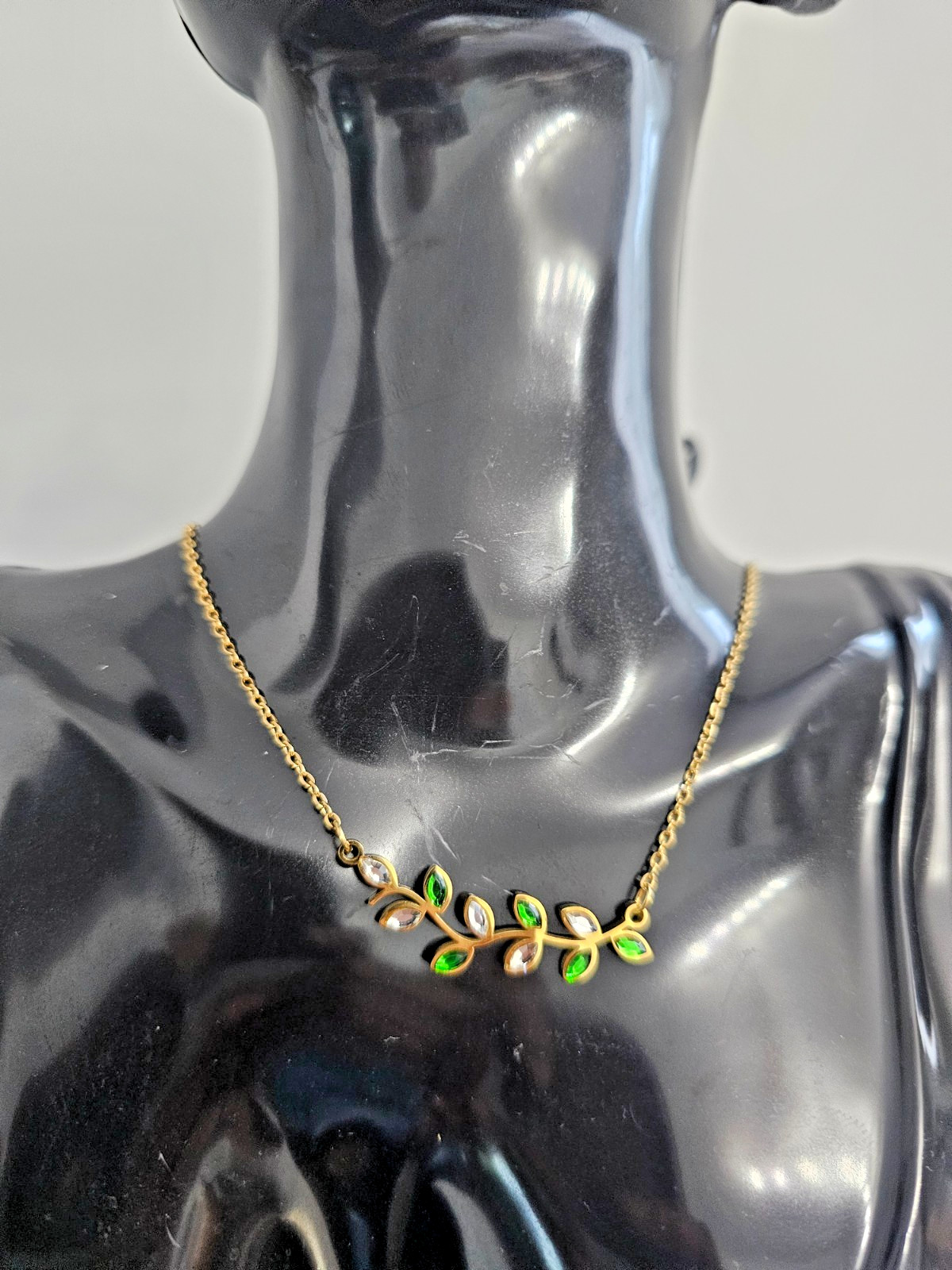 Women’s Ladies Girls Green Verdant Vine Stainless Steel Necklace