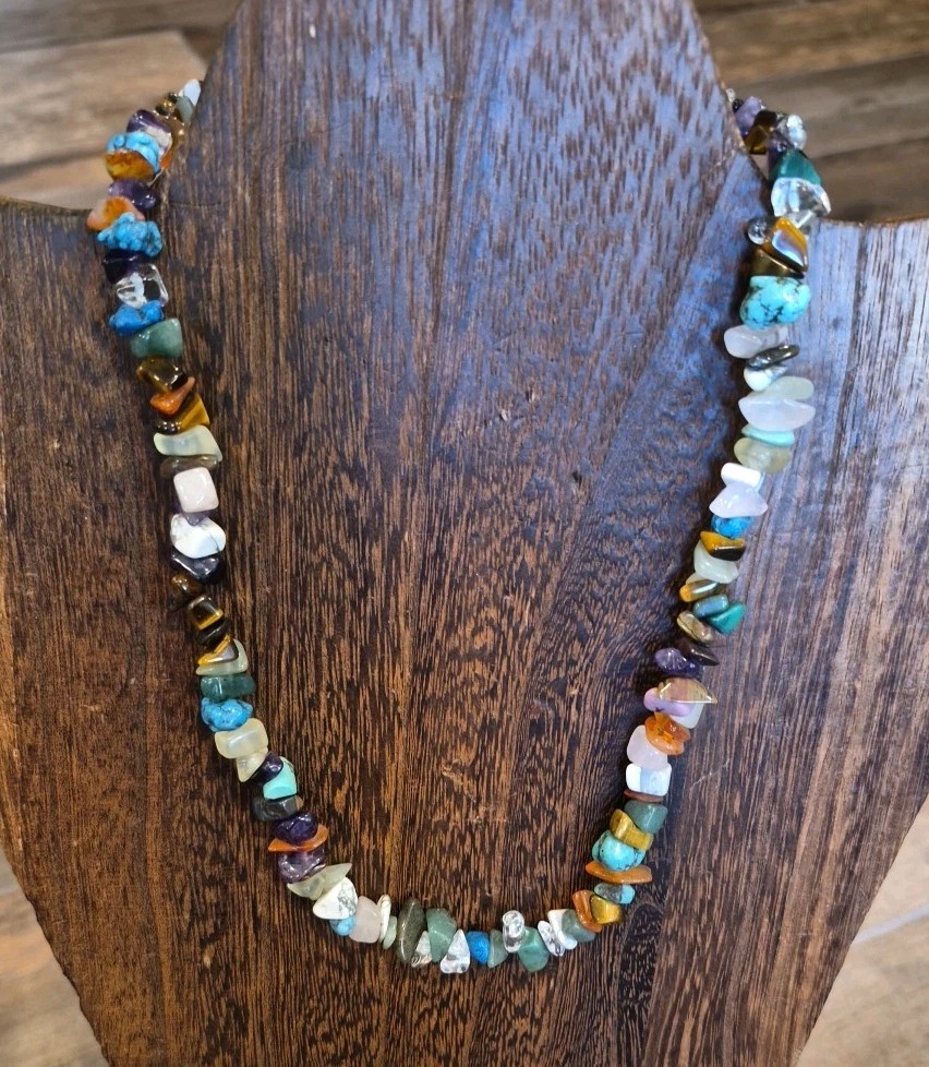 Vtg Colorful Semi-Precious Stone Chip Bead Necklace, Lobster Clasp Closure