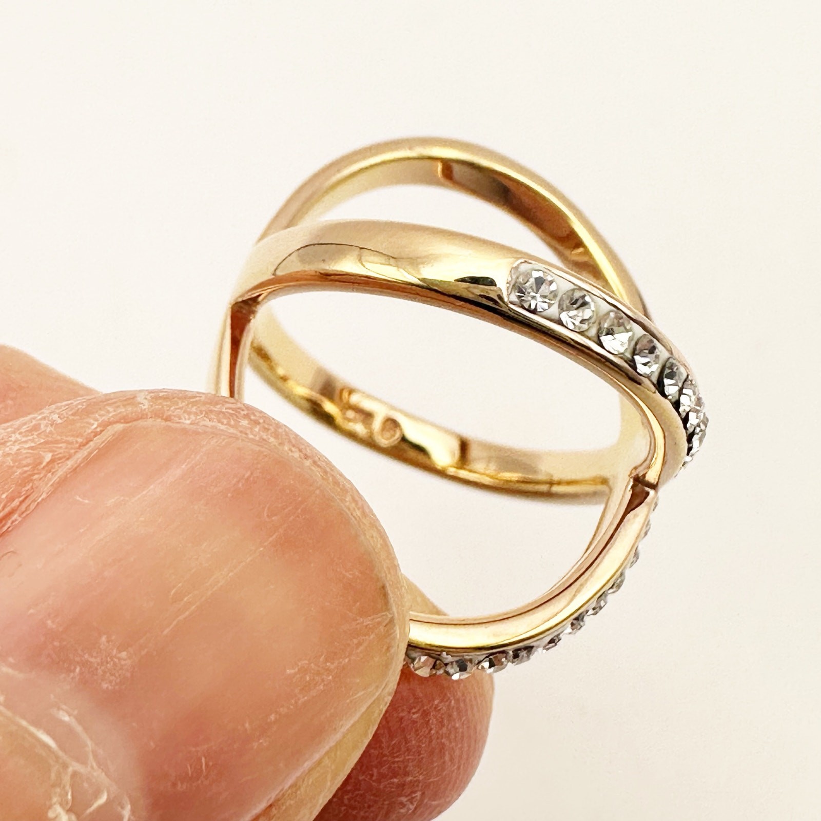 Criss Cross X Ring Gold Plated Contemporary CZ Jewelry Marked CN Size 6 Modern