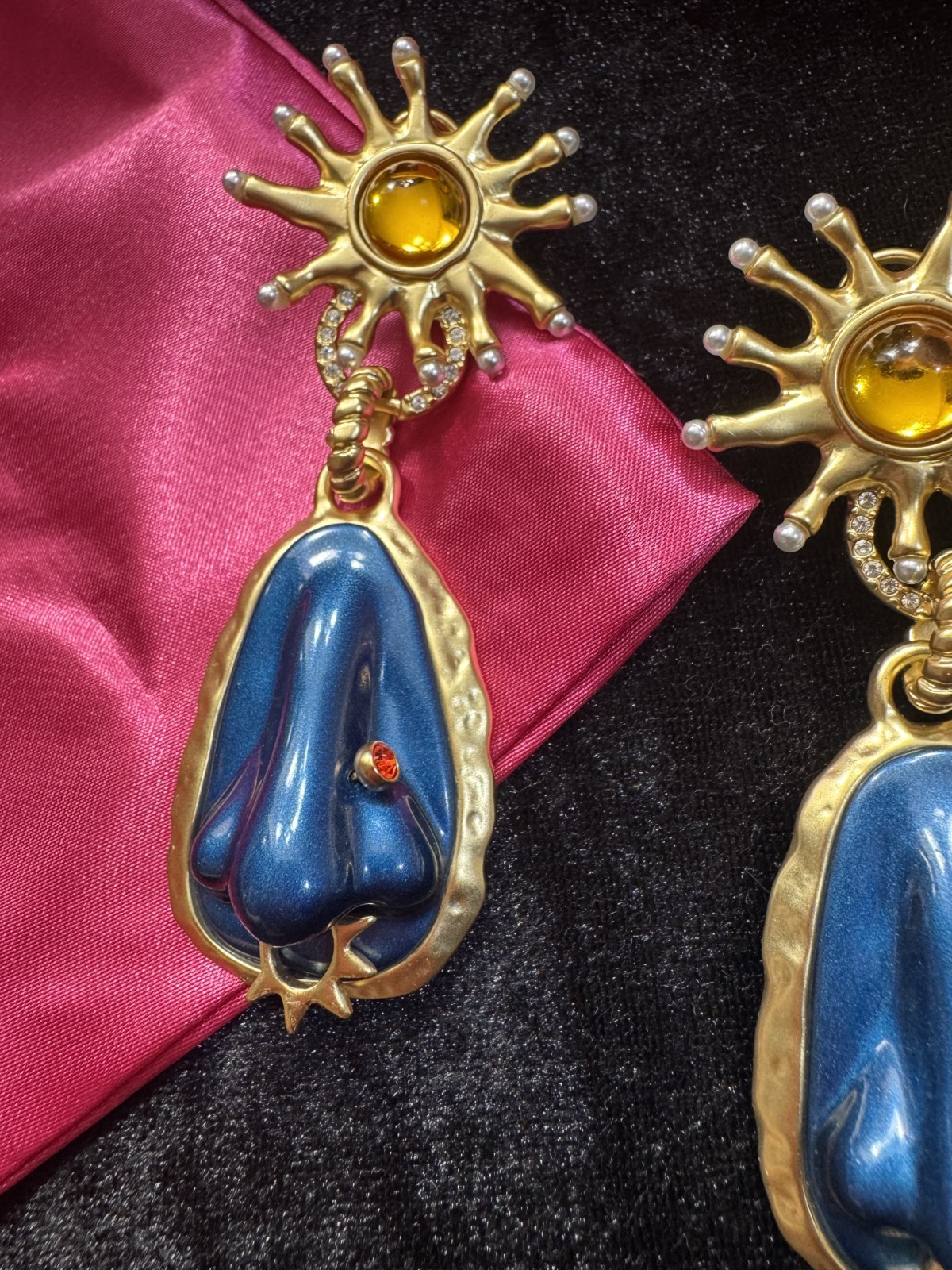 Schiaparelli Inspired Surrealist Style Exaggerated Nose Ear Studs Earrings w/BOX