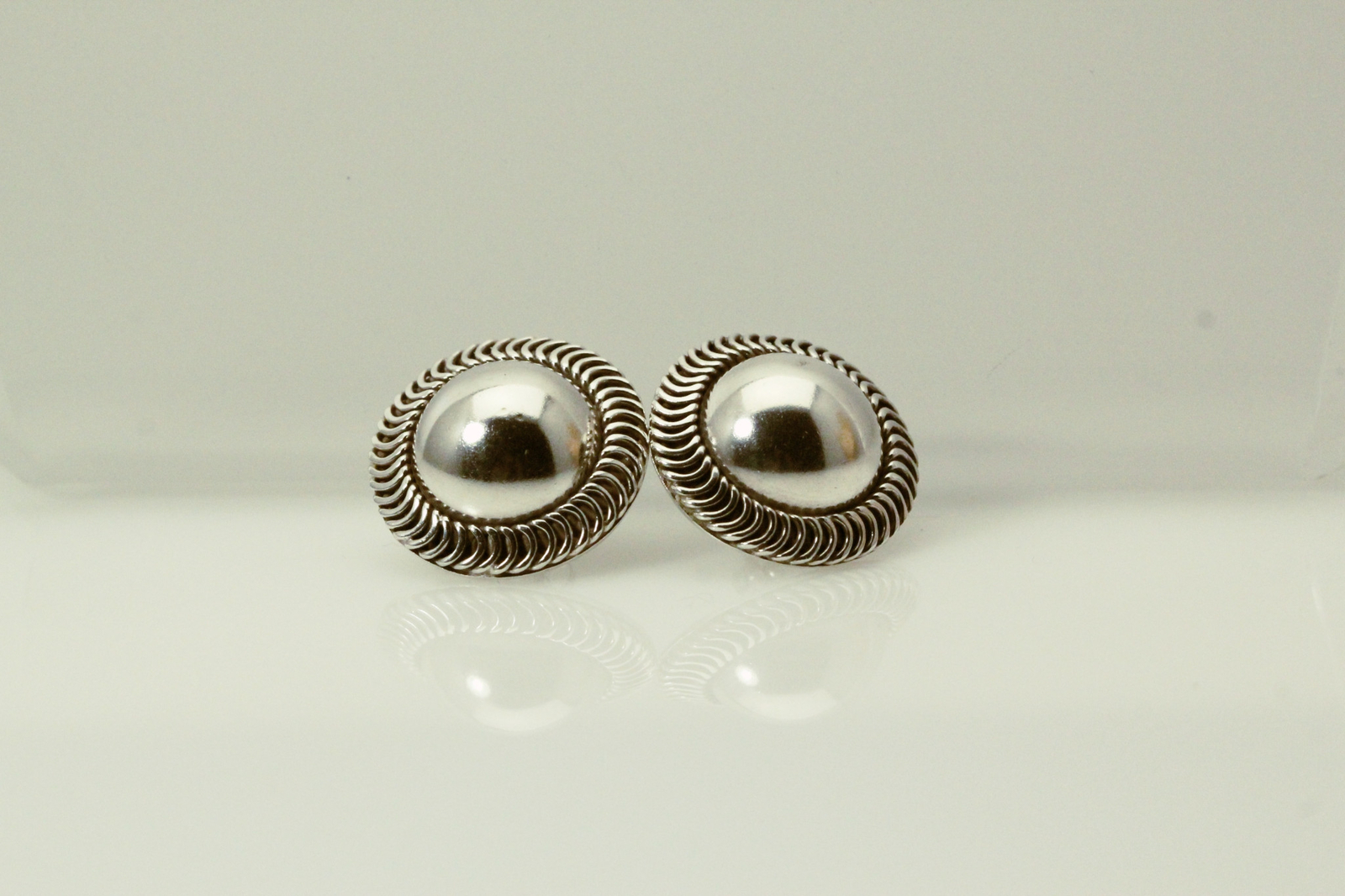Round Puffy 925 Sterling Silver Mexico Post Earrings 13.3 grams (EAR5598)