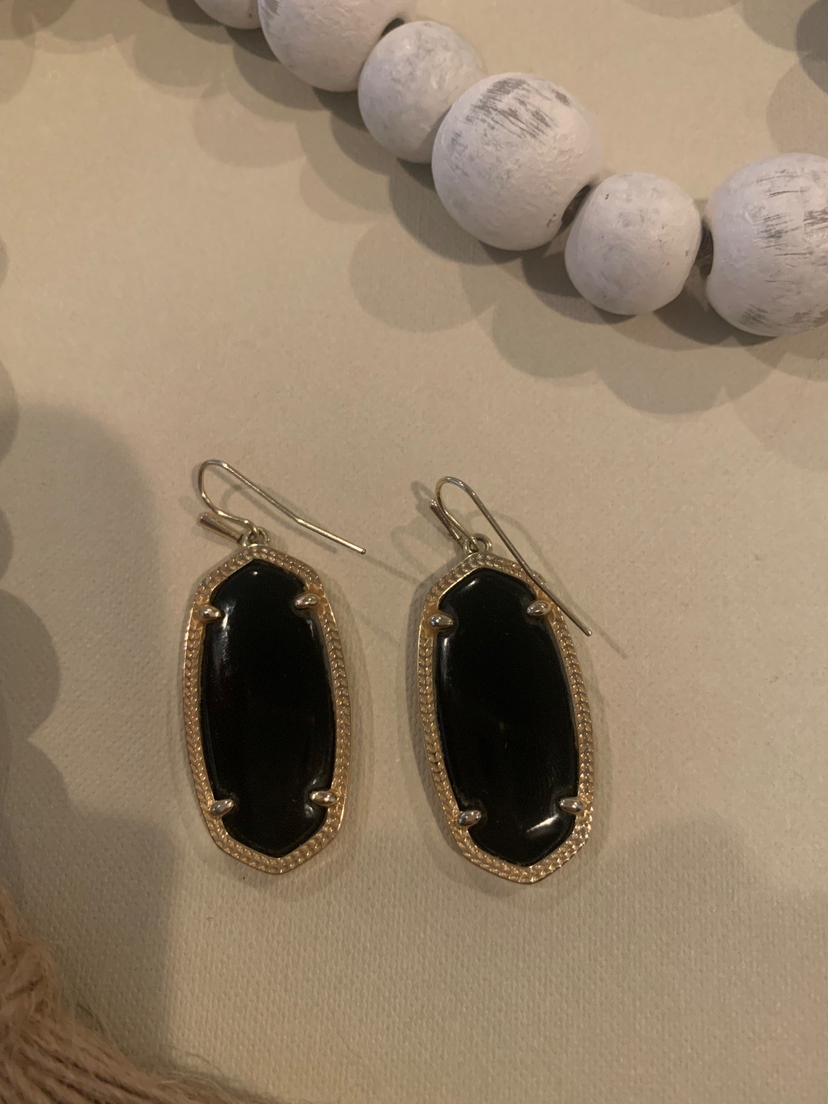 Kendra Scott Black and Gold, ‘Elle’ Drop Earring. Classy, Pretty, Nice!