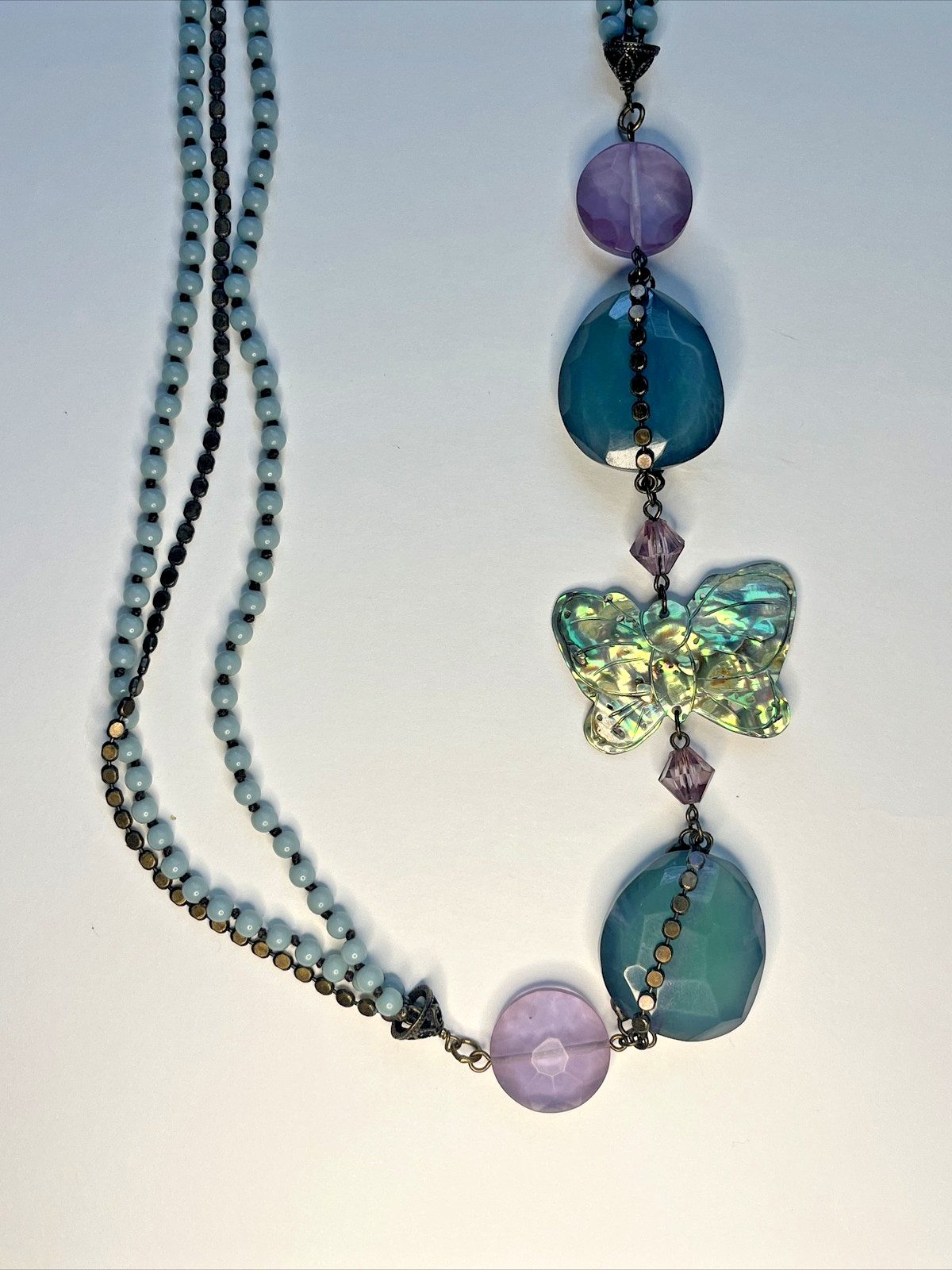 COLDWATER CREEK COPPER COLOR METAL ACRYLIC BLUE & LILAC BEADS BUTTERFLY NECKLACE