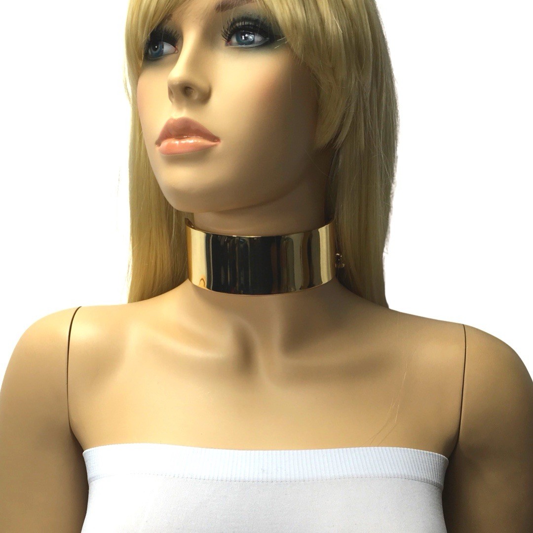 Shackle Style Gold Tone Choker NecklaceExtremely Thick And Weighted High Quality