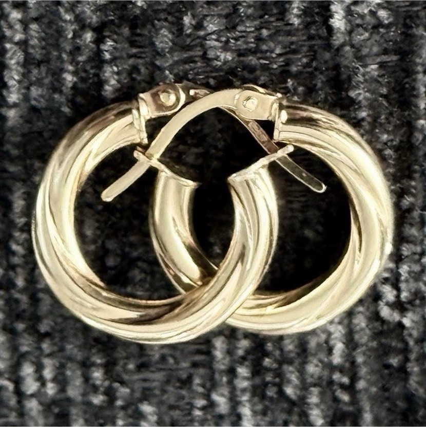 18k Gold Hoop Earrings Round Snap Closure