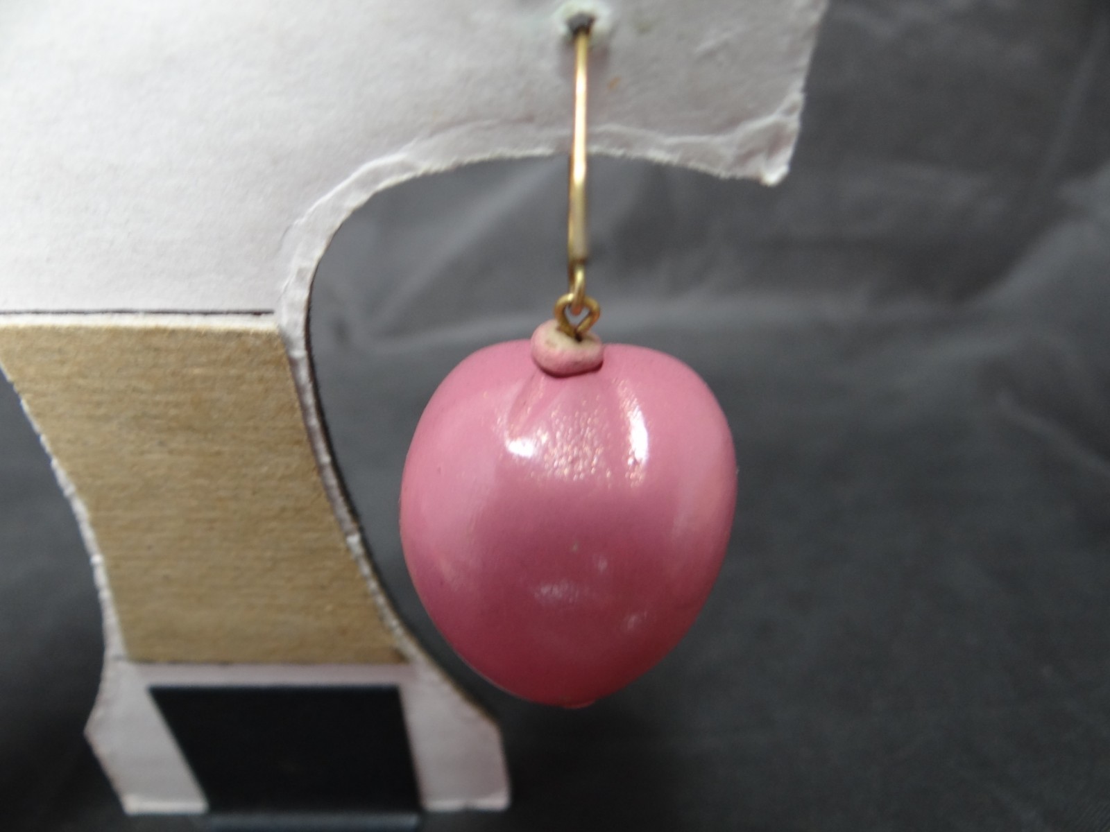 USED MAUVE COLOR OBLONG WOOD DANGLE HOOK PIERCED EARRINGS $1.99