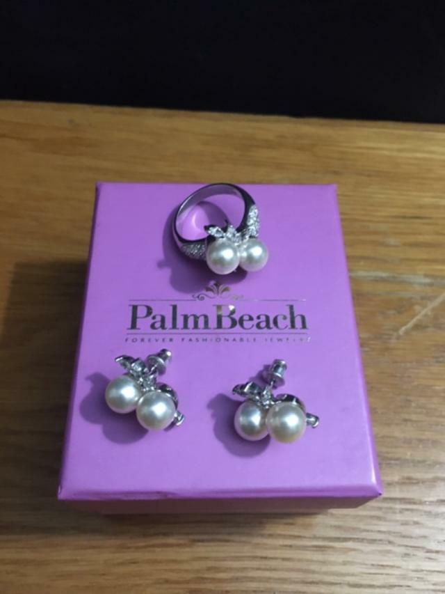 Palm Beach Jewelry Ladies .925 Sterling Silver Pearl Ring and Earring Set