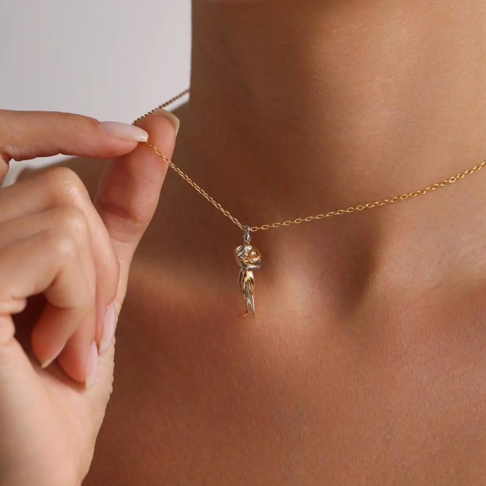 Couple Hugging Pendant Necklace Lovers Together Forever Metal Plating Love Style