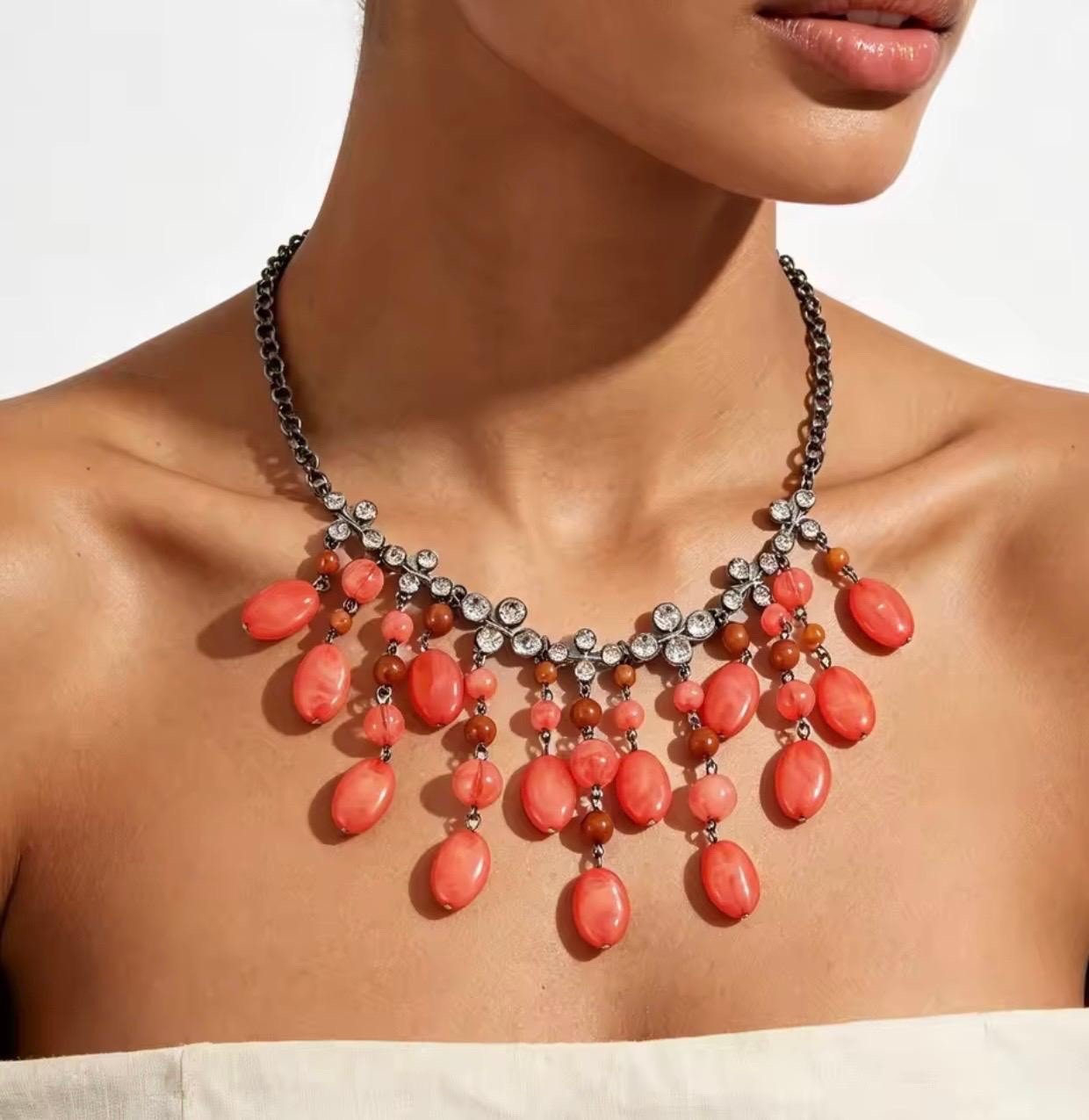 Vintage Style Rhinestones Resin Tassel Necklace Chunky Bib Statement Jewelry