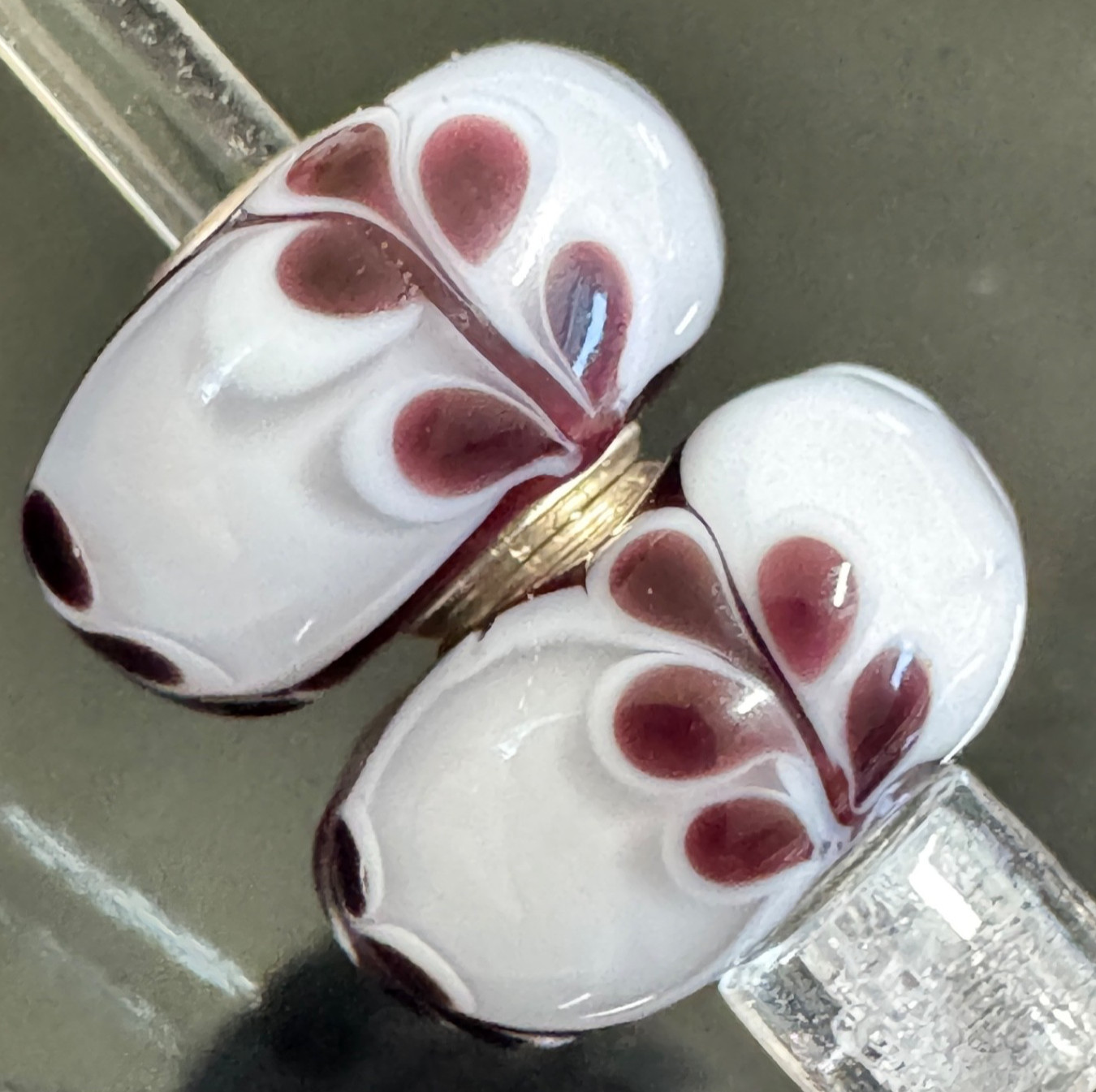 (SET OF 2) TROLLBEADS Pair of 2 white Base Brown leaves Murano.