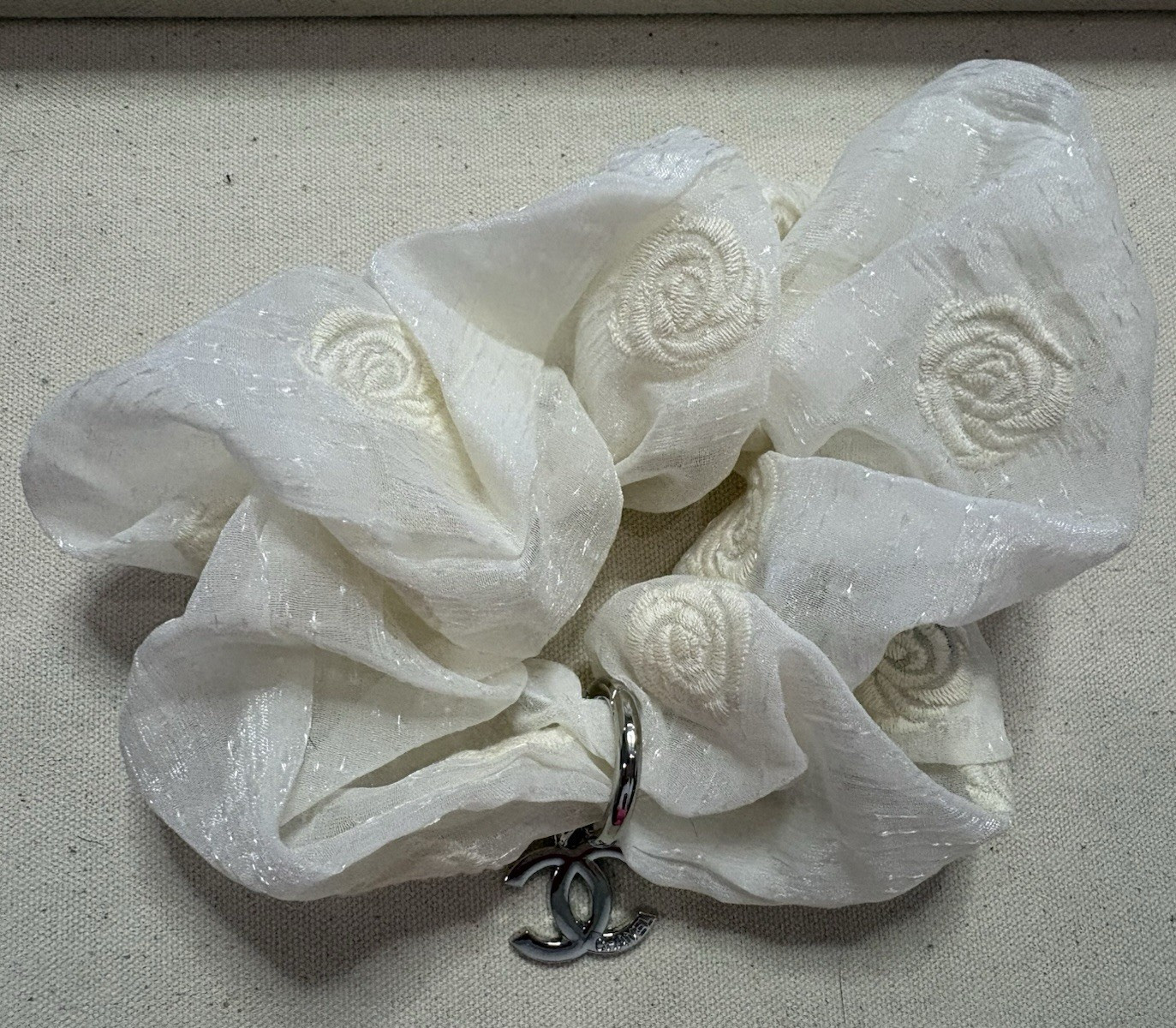 CHANEL Large White Roses Fabric Lace C charms