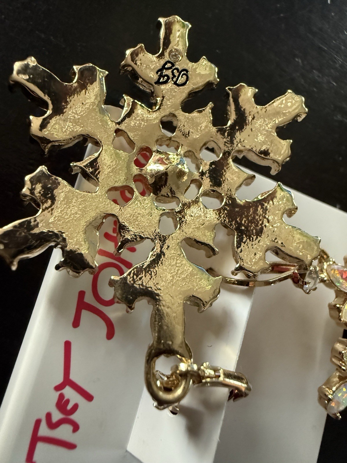 NWT Betsey Johnson Aurora Borealis Snowflake Earrings Iridescent Dangle Jewels