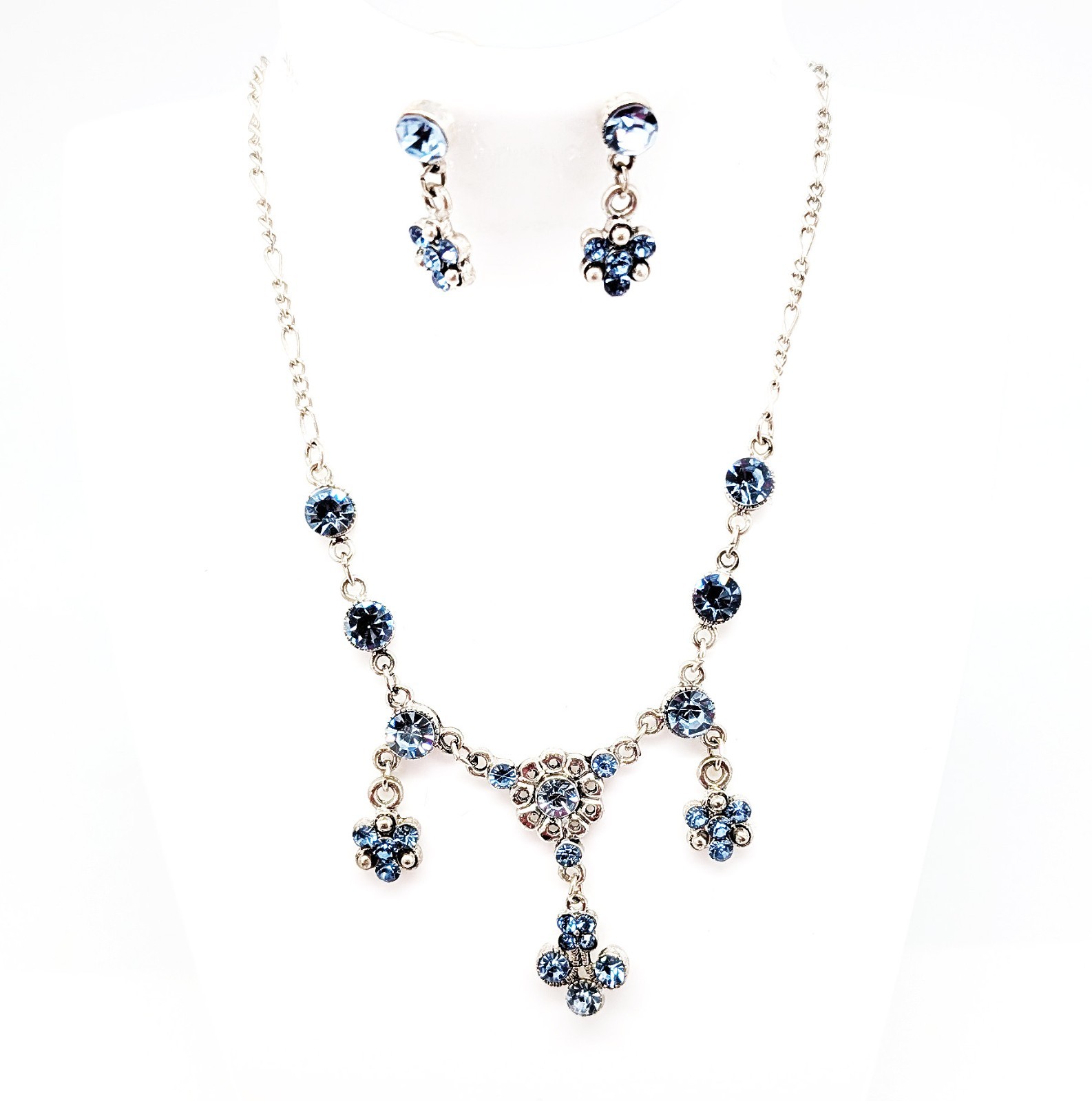 DESIGNER INSPIRED 16 in BLUE MULTI CRYSTAL SILVER TONE FLORAL DROP NECKLACE NEW