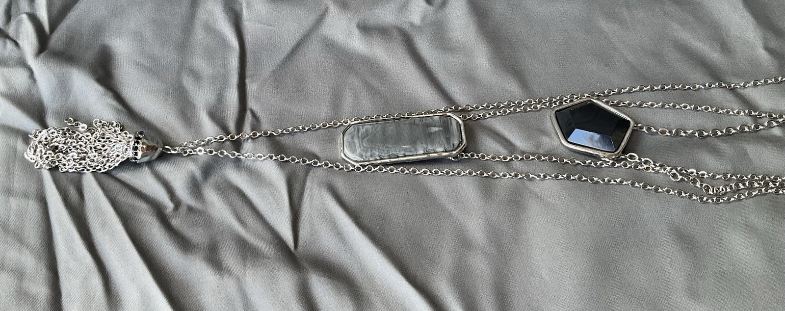 Chico’s Silver Tone 3 Adjustable Length Chain Necklace W/pendant & Tassel #1190