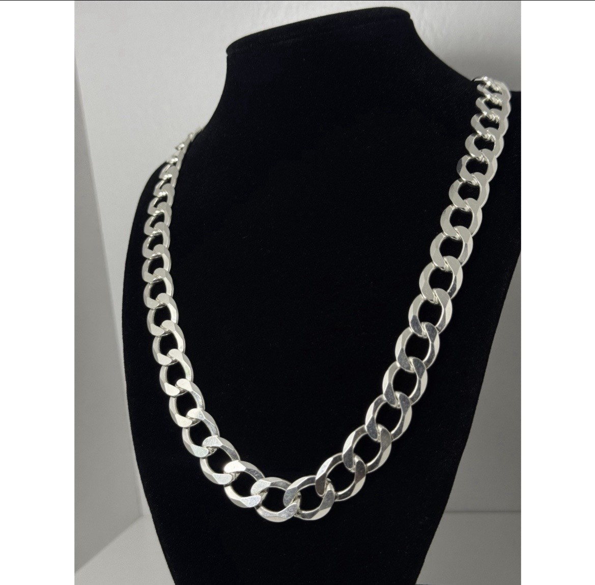 Silver Tone Curb Link Chain Necklace Lobster Clasp Closure No Stone