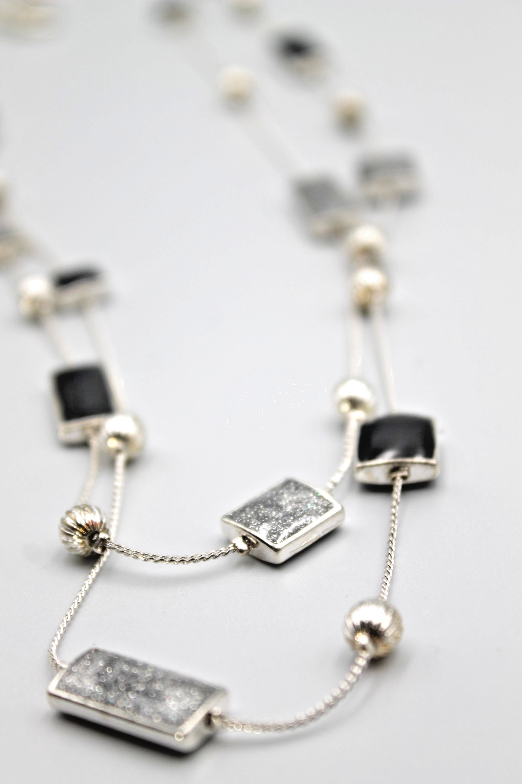 Croft & Barrow 30″ Necklace & Earrings Set – Silvertone Black Stones New