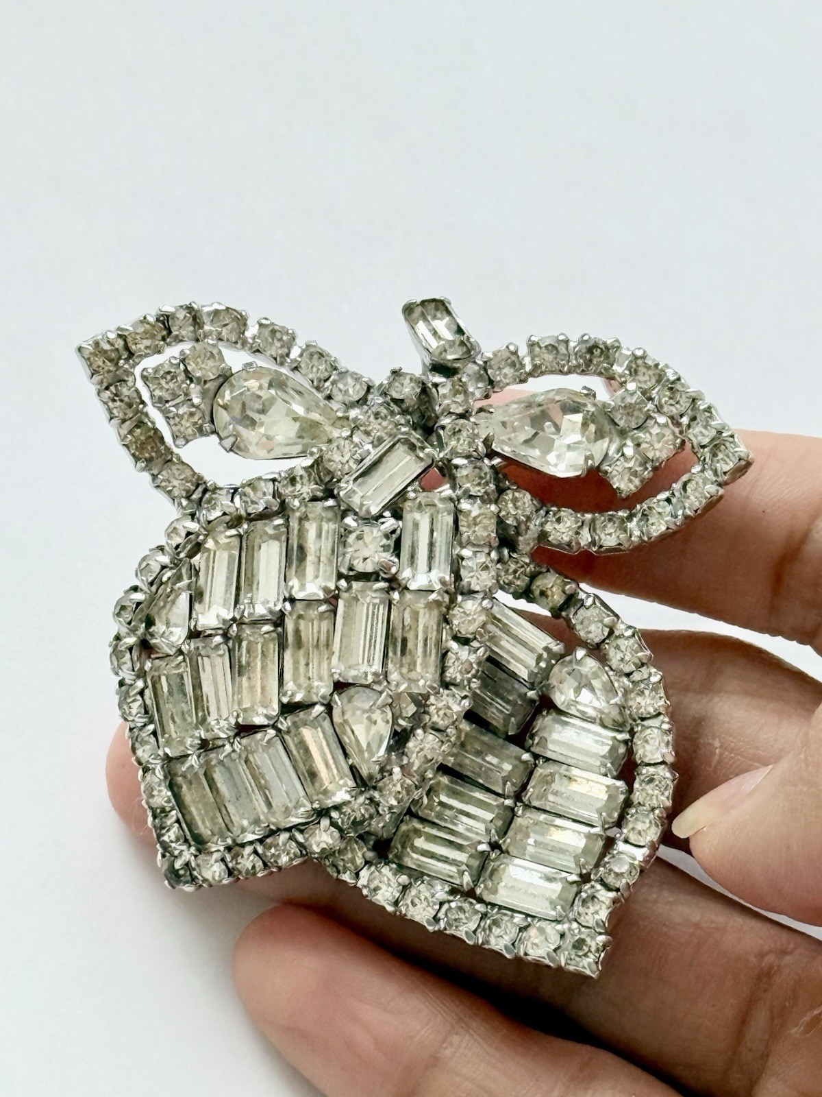 WEISS Signed Bee Brooch Pin Silver-Tone Metal Clear Baguette Rhinestones 2″