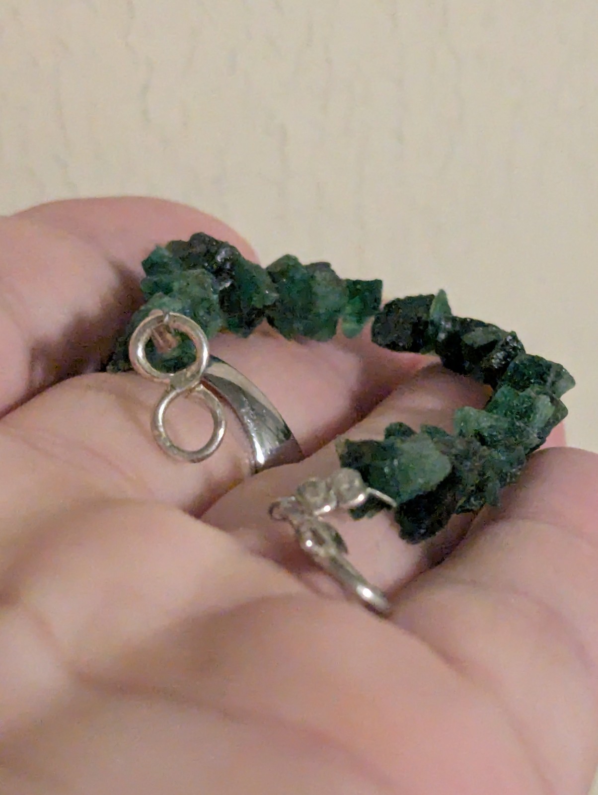 Short Emerald Bead Bracelet 5 In