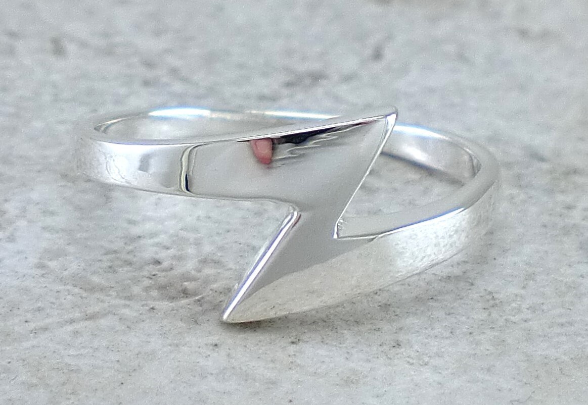 .925 STERLING SILVER HIGH POLISH LIGHTNING BOLT RING size 9 style# r2816