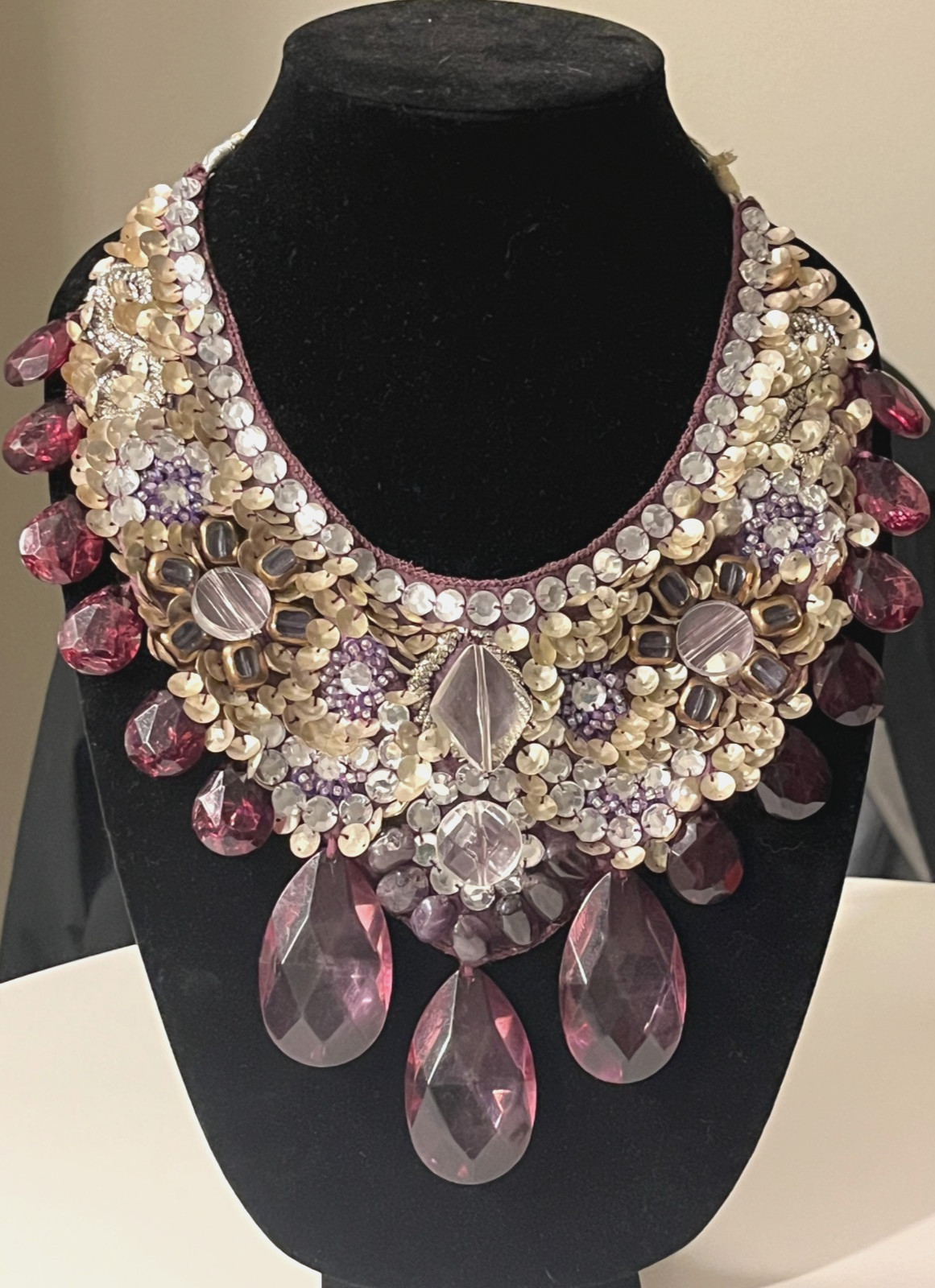 ROBERTA FREYMANN Faceted Acrylic Crystals Sequins Purple Bib Statement Necklace