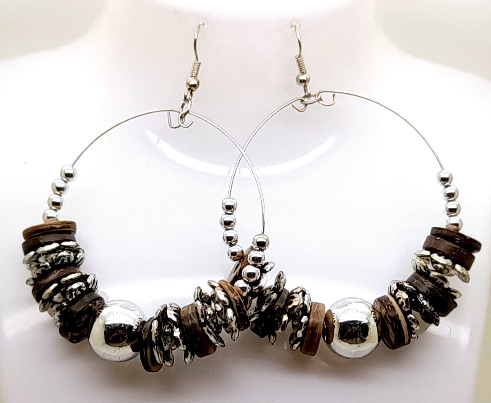 BOHEMIAN STYLE BROWN WOOD & ANTIQUED & SILVER ALLOY BEADED HOOP DANGLE EARRINGS
