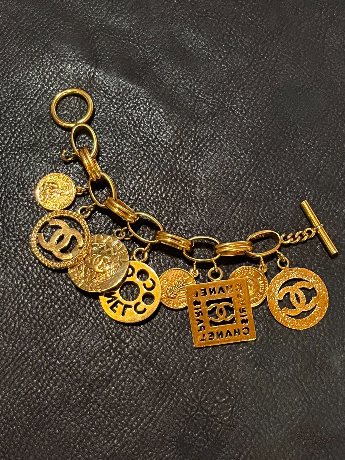 CHANEL Bracelet Bangle AUTH Coco Mark chain Logo Vintage Rare GOLD Icon 93A F/S