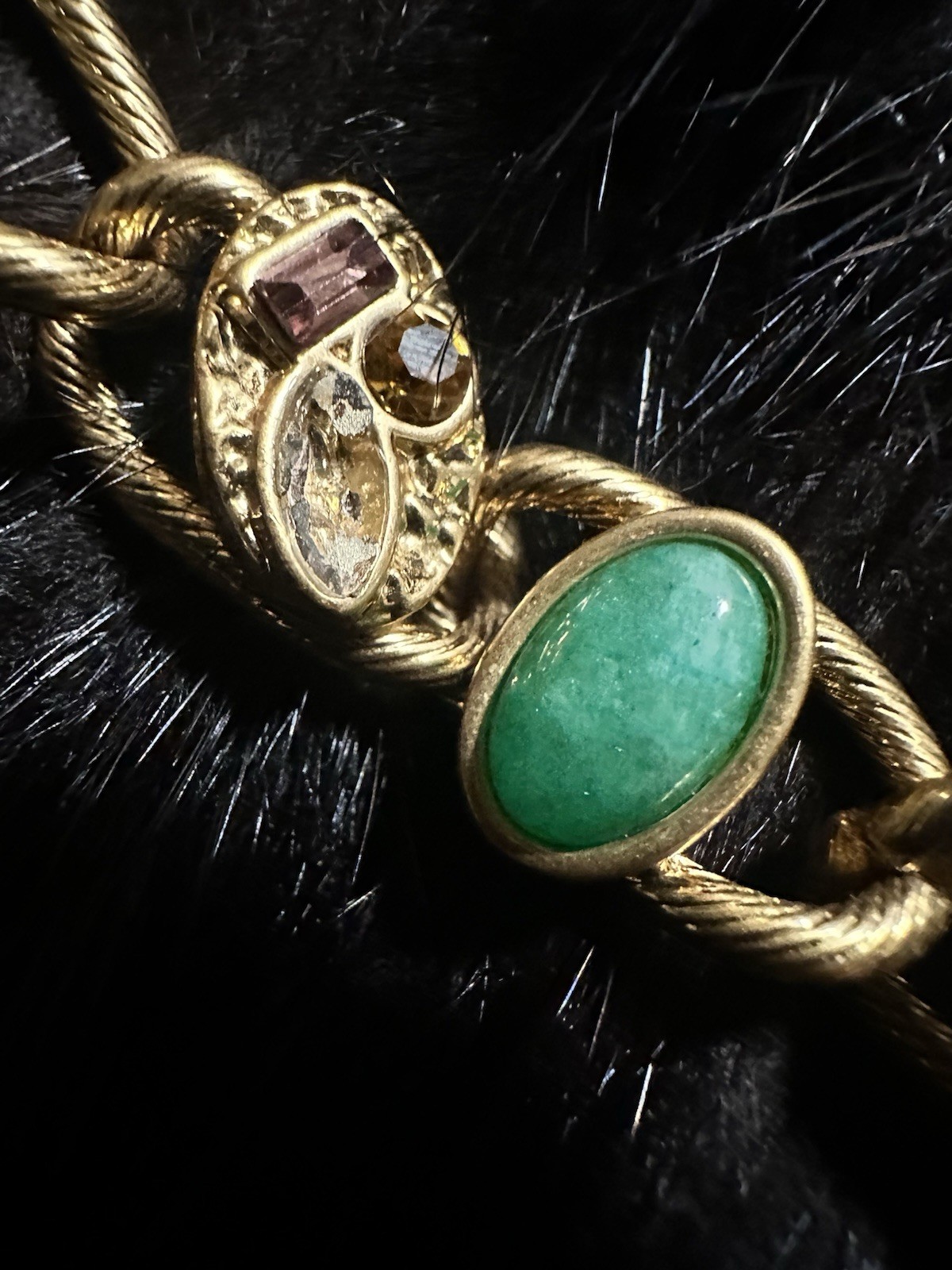 Gold Tone Bar Link Charm Bracelet Dangle Oval Glass Stones Bezel 7in
