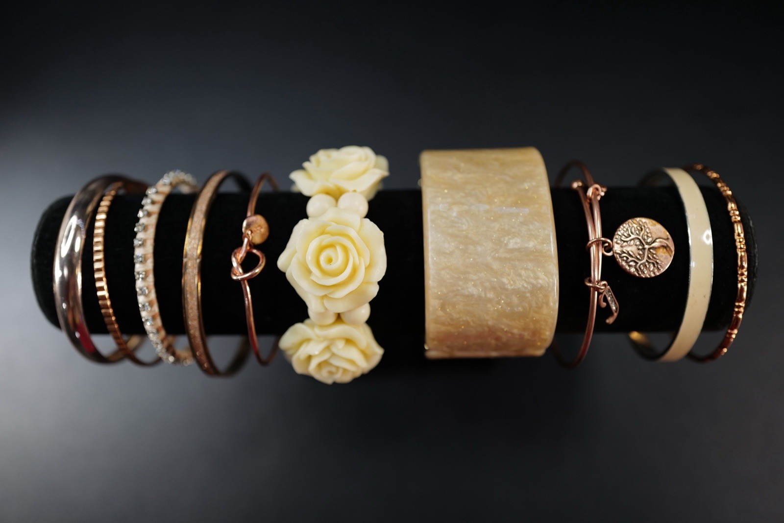 10 Pc Bracelet Rose Gold Tone, Cream White Floral Mix Styles Bangles K35