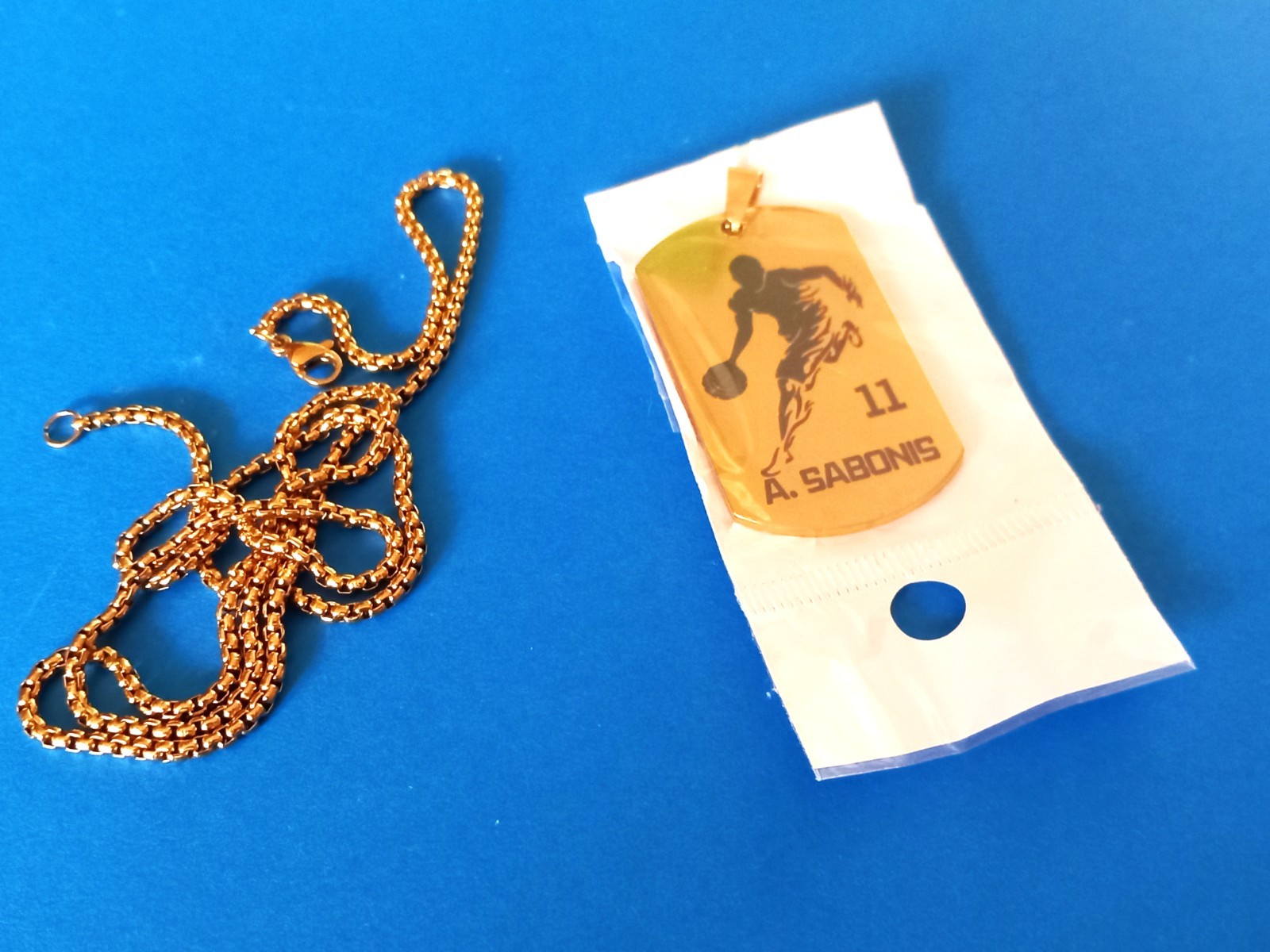 ARVYDAS SABONIS #11 BASKETBALL LITHUANIA NECKLACE and PENDANT SHINY GOLD TONE