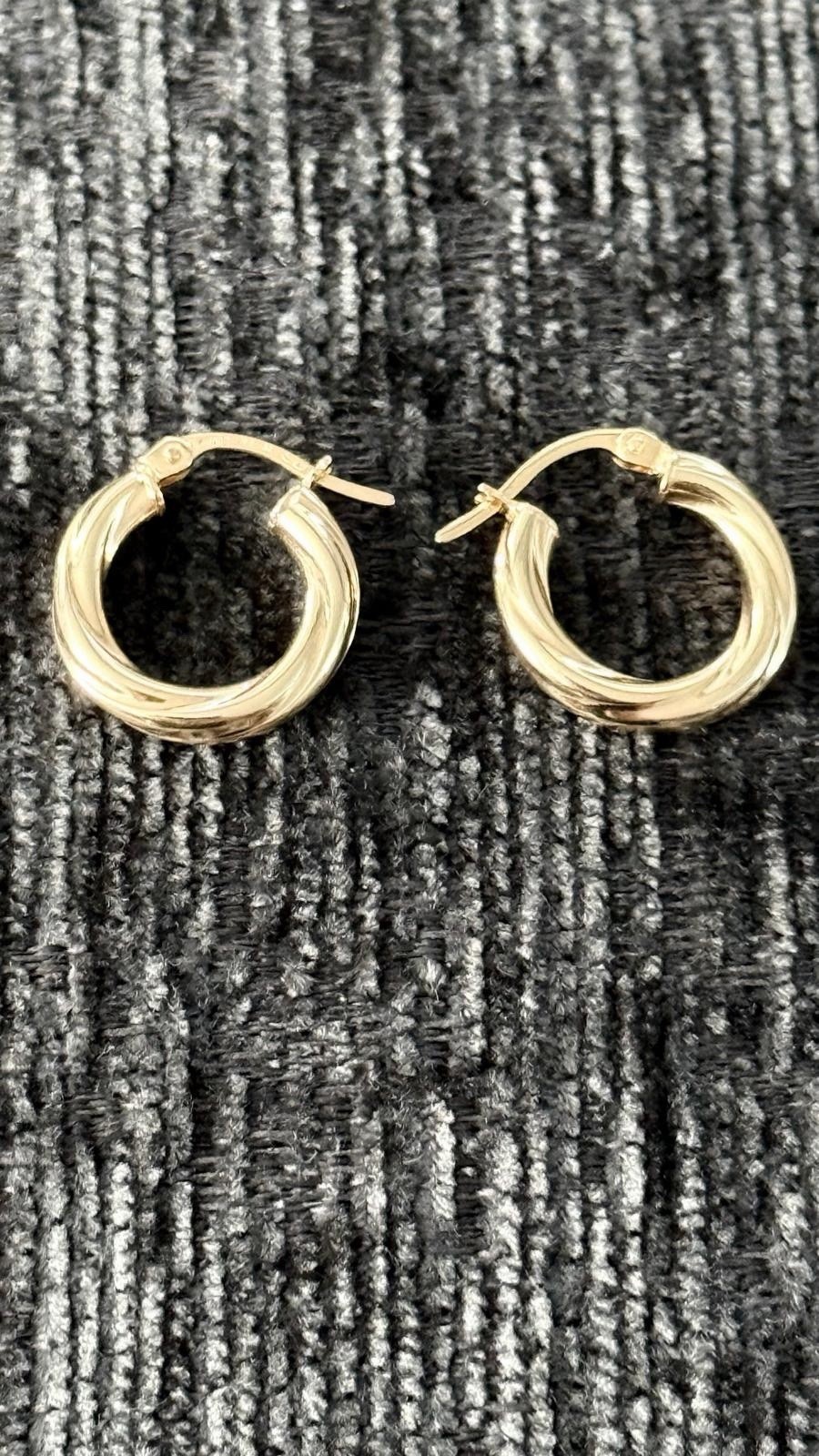 18k Gold Hoop Earrings Round Snap Closure