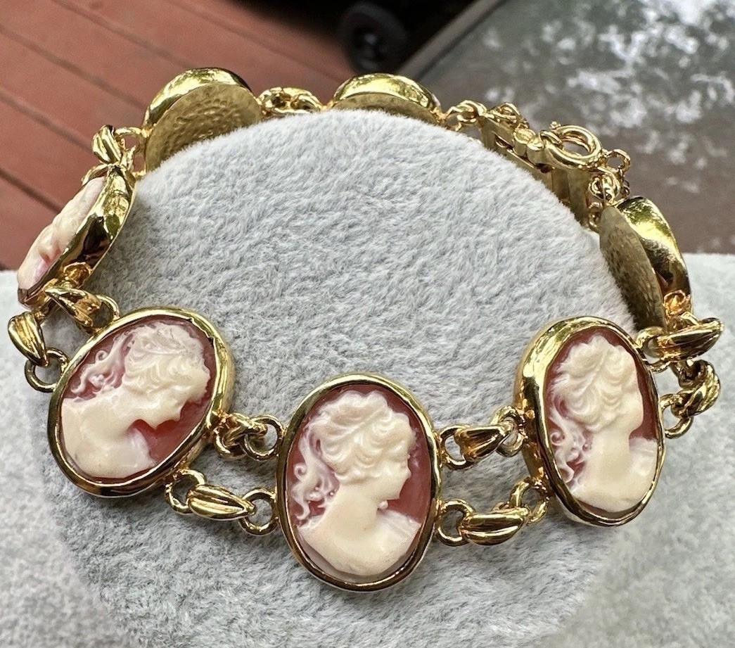 VTG Faux Cameo Gold Tone Link Bracelet Victorian Lady Portrait 7.5” Costume