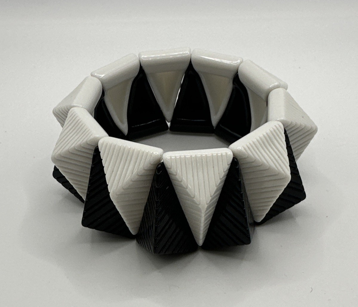 3D Raised Pyramid Black & White Stretch Bangle Bracelet, Plastic Resin