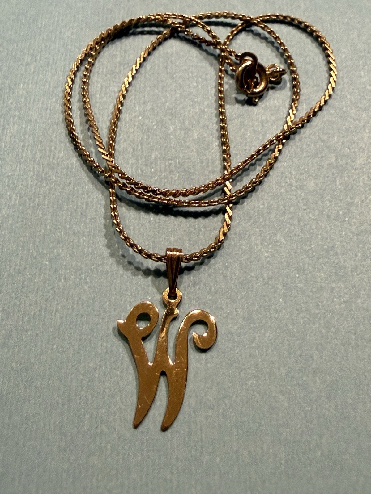 Vintage 1/20 14KT GF “W” pendant – charm / 14″ Chain