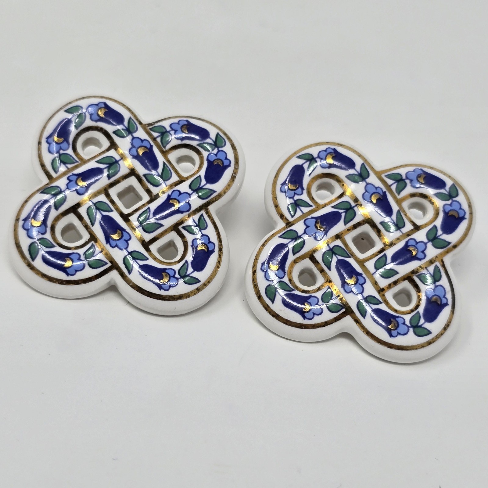 Vintage Avon Celtic Knot Blue Floral Enamel Ceramic Porcelain Stud Earrings 90s