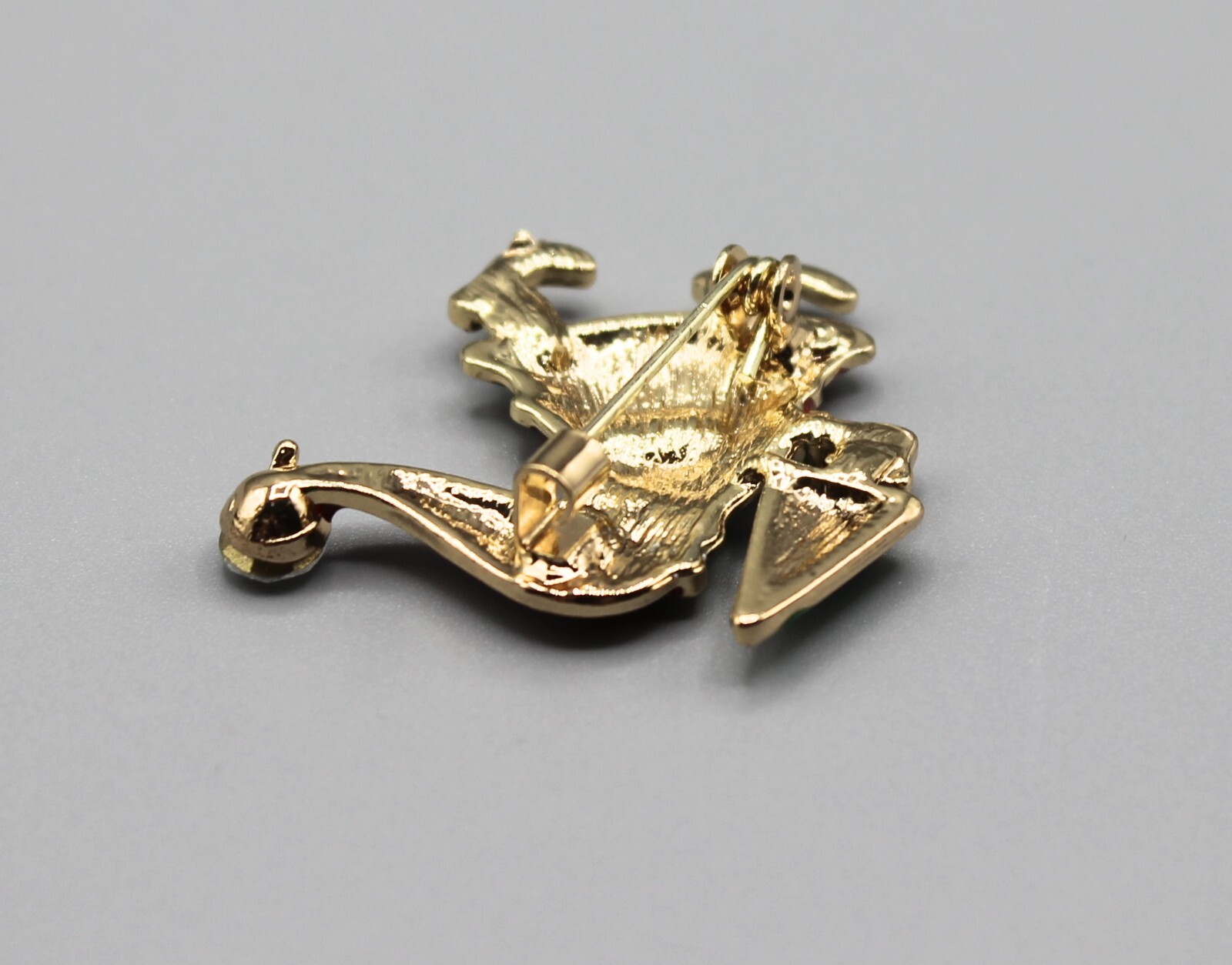 Christmas Santa pin brooch jewelry elegant fun adorable cute sparkle Holidays