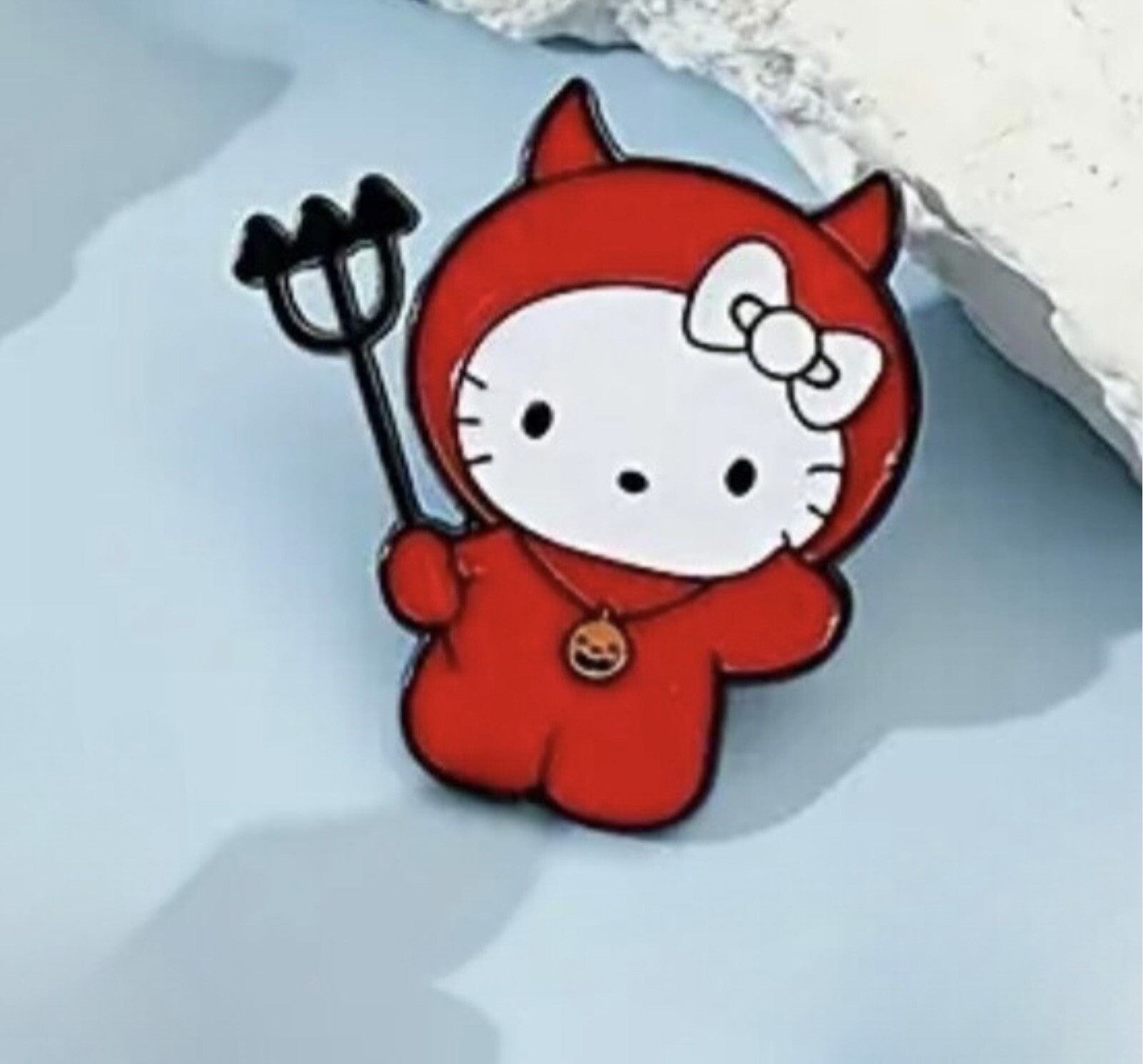 Hello Kitty – Cat Dressed As Devil With A Pumpkin, HALLOWEEN, Enamel, Alloy, Pin
